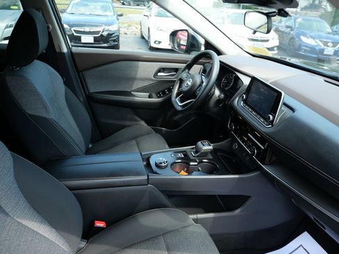 Used 2022 Nissan Rogue SV AWD/4WD image 27