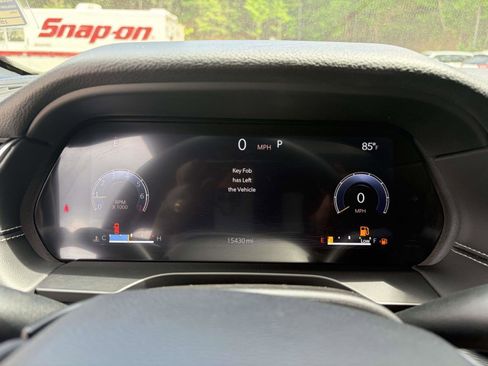 Used 2024 Jeep Grand Cherokee Altitude RWD image 12