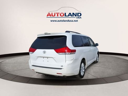 Used 2013 Toyota Sienna LE w/ Towing Pkg image 5