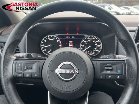 Used 2023 Nissan Rogue SV image 50