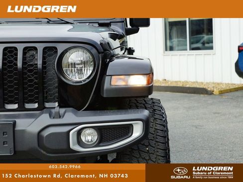 Used 2023 Jeep Gladiator Sport image 12