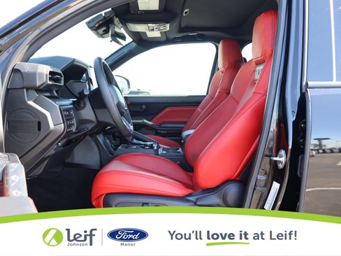 Used 2025 Toyota Tacoma TRD Pro image 12