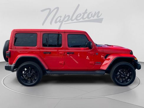 Used 2025 Jeep Wrangler Unlimited Sahara w/ Safety Group AWD/4WD image 7