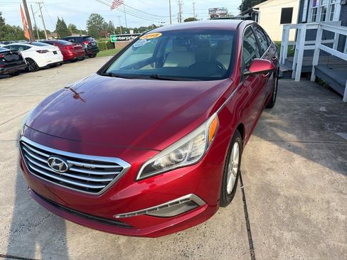 Used 2015 Hyundai Sonata SE w/ Option Group 09 FWD image 4