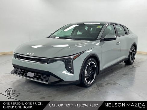 Used 2025 Kia K4 EX image 1