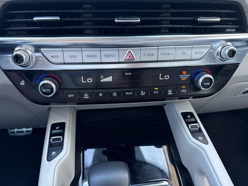 Used 2020 Kia Telluride SX w/ SX Prestige Package AWD/4WD image 11
