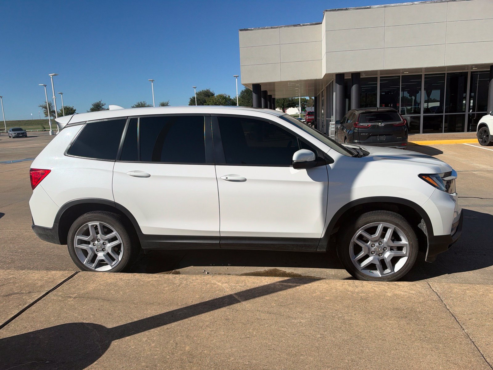 Used 2025 Honda Passport EX-L image 8