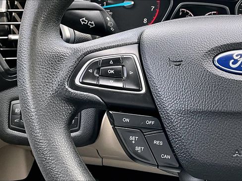 Used 2018 Ford Escape SE w/ SE Sync 3 Package AWD/4WD image 11