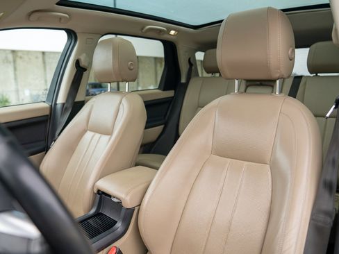 Used 2017 Land Rover Discovery Sport HSE image 5