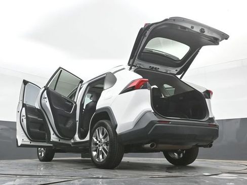 Used 2020 Toyota RAV4 XLE Premium image 55