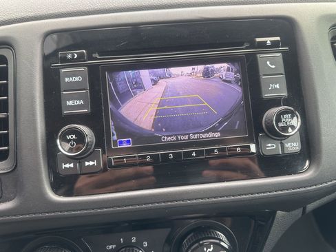 Used 2020 Honda HR-V LX image 18