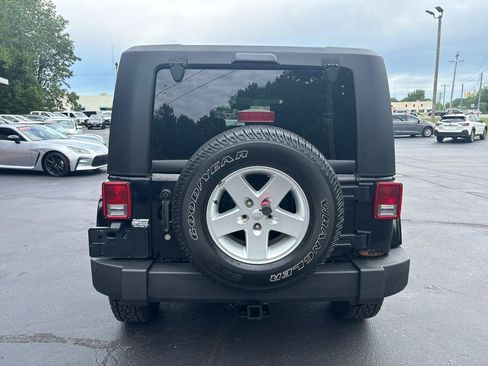 Used 2007 Jeep Wrangler Unlimited Sahara w/ Trailer Tow Group AWD/4WD image 4