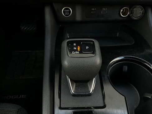 Used 2023 Nissan Rogue SV image 24