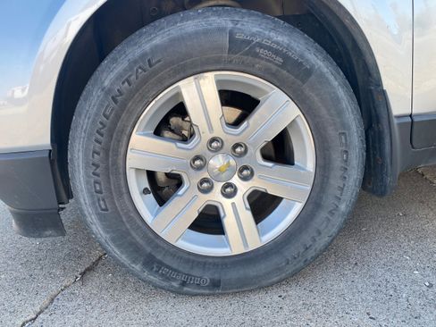 Used 2011 Chevrolet Traverse LT w/ Personal Connectivity Package image 22