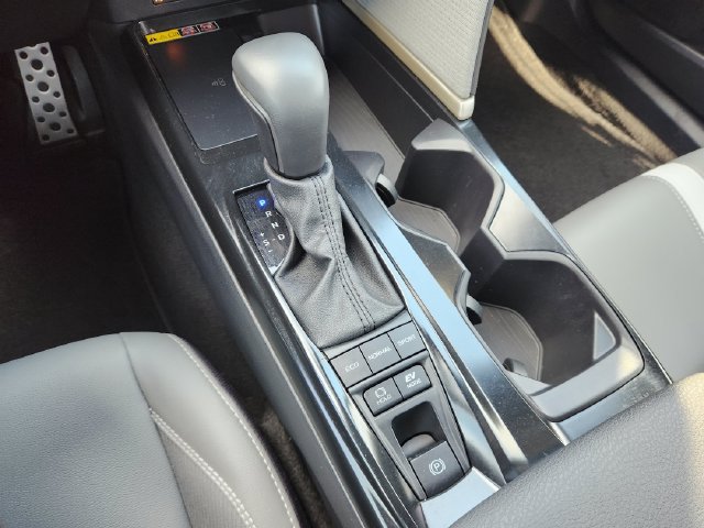 Used 2025 Toyota Camry SE w/ Convenience Package FWD image 19