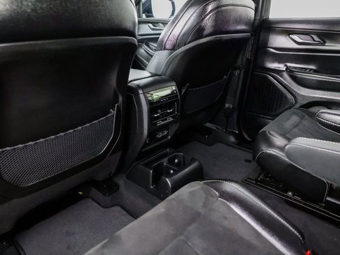 Used 2023 Jeep Grand Cherokee L Laredo image 20