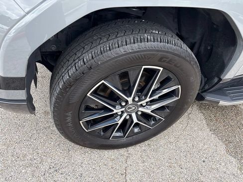 Used 2024 Lexus GX 550 w/ Cold Area Package AWD/4WD image 9