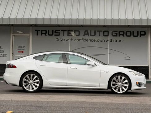 Used 2016 Tesla Model S 75 RWD image 5