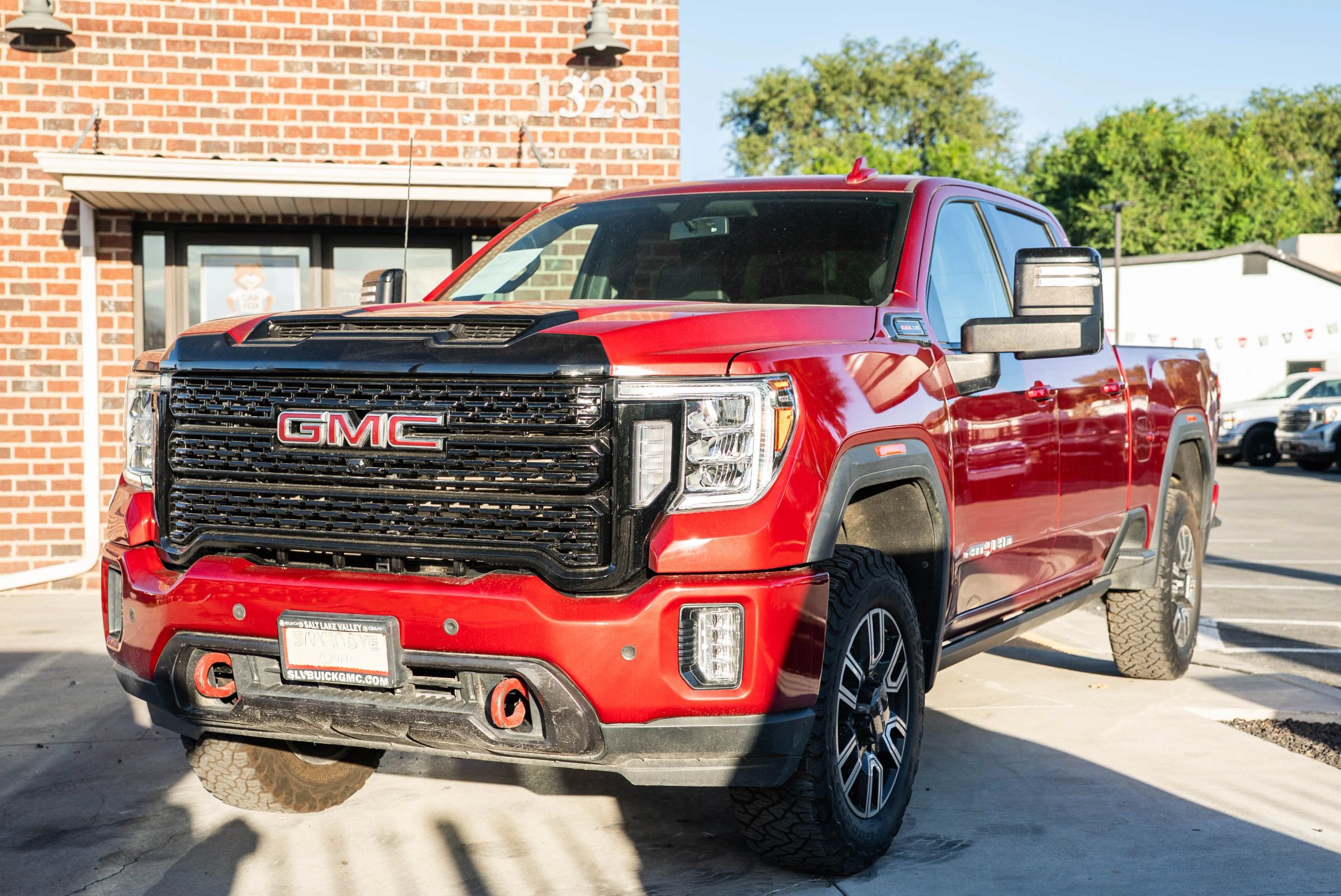 Used 2022 GMC Sierra 2500 AT4 AWD/4WD image 1