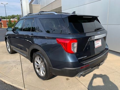Used 2024 Ford Explorer Limited w/ Limited Technology Package AWD/4WD image 3
