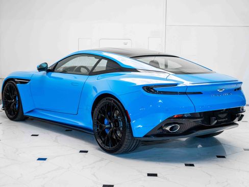 Used 2024 Aston Martin DB12 Coupe image 2