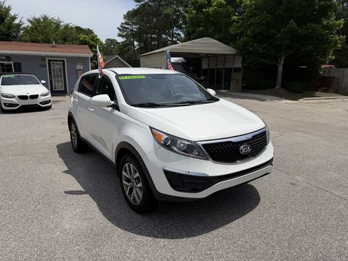 Used 2016 Kia Sportage LX FWD image 3