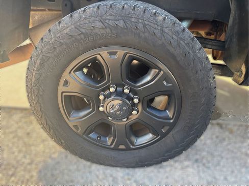 Used 2018 RAM 2500 Big Horn w/ Sport Appearance Group AWD/4WD image 15