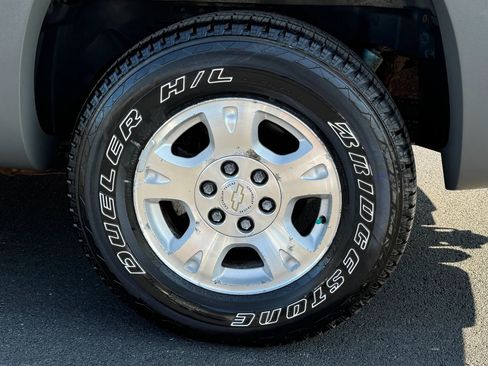 Used 2002 Chevrolet Avalanche 4x4 w/ Off-Road Suspension Pkg image 9