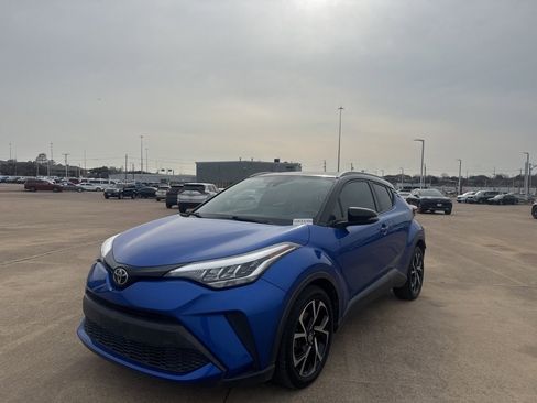 Used 2020 Toyota C-HR XLE image 7