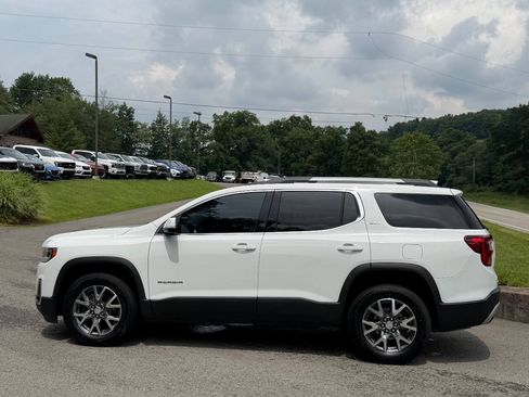 Used 2023 GMC Acadia SLT AWD/4WD image 4