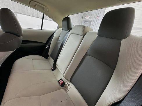 Used 2021 Toyota Corolla LE image 22