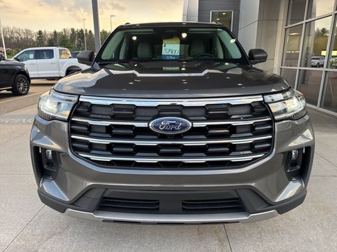 Certified 2025 Ford Explorer Active w/ Active Comfort Package AWD/4WD image 11