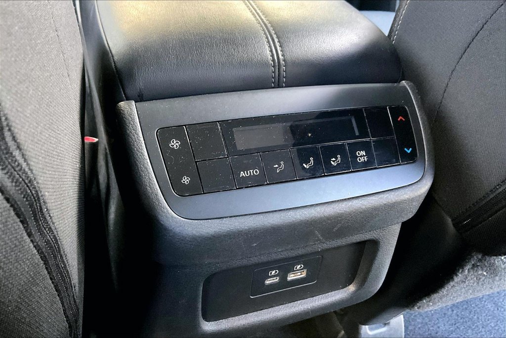 Used 2025 Nissan Pathfinder SV AWD/4WD image 15