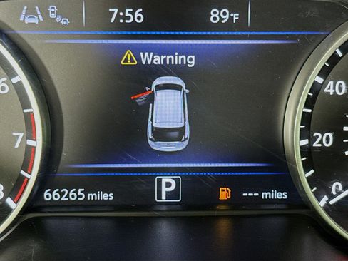 Used 2021 Nissan Murano S FWD image 14