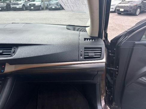 Used 2015 Lexus CT 200h w/ Seat Comfort Package image 37
