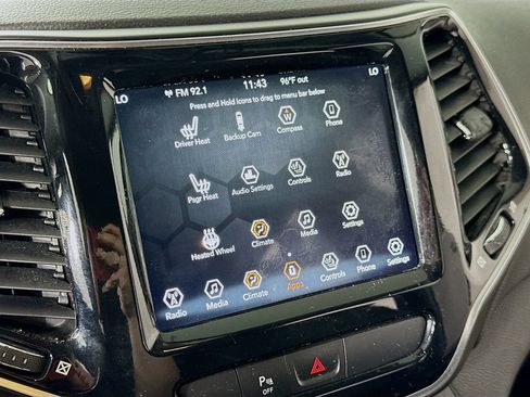 Used 2019 Jeep Cherokee Limited FWD image 25