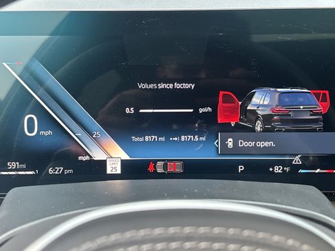 Used 2026 BMW X7 xDrive40i w/ M Sport Package AWD/4WD image 17