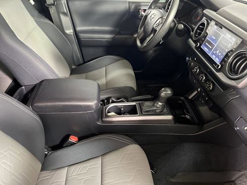 Used 2020 Toyota Tacoma SR5 image 37