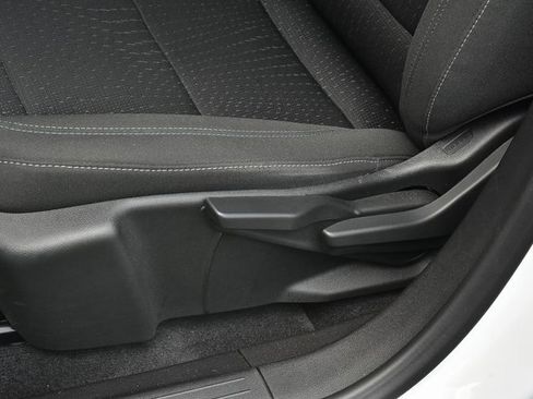 Used 2025 Chevrolet Equinox EV LT image 15