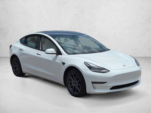 Used 2022 Tesla Model 3 Long Range AWD/4WD image 3