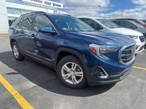 Used 2020 GMC Terrain SLE w/ Driver Convenience Package image 1