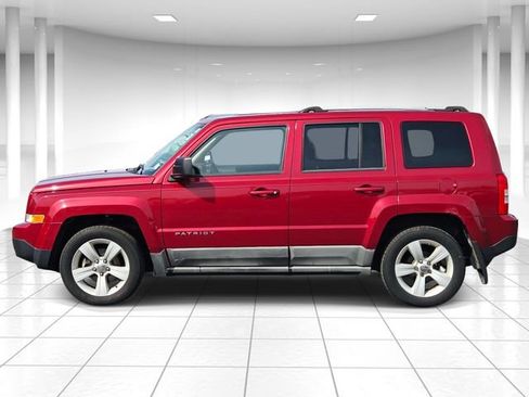 Used 2011 Jeep Patriot Latitude FWD image 2