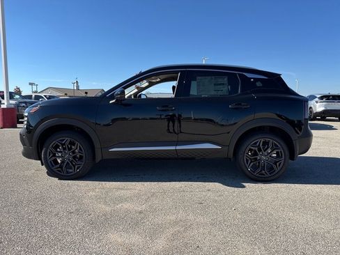 New 2026 Nissan Kicks SR image 2