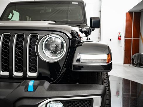 Used 2023 Jeep Wrangler Unlimited Sahara w/ Cold Weather Group image 15