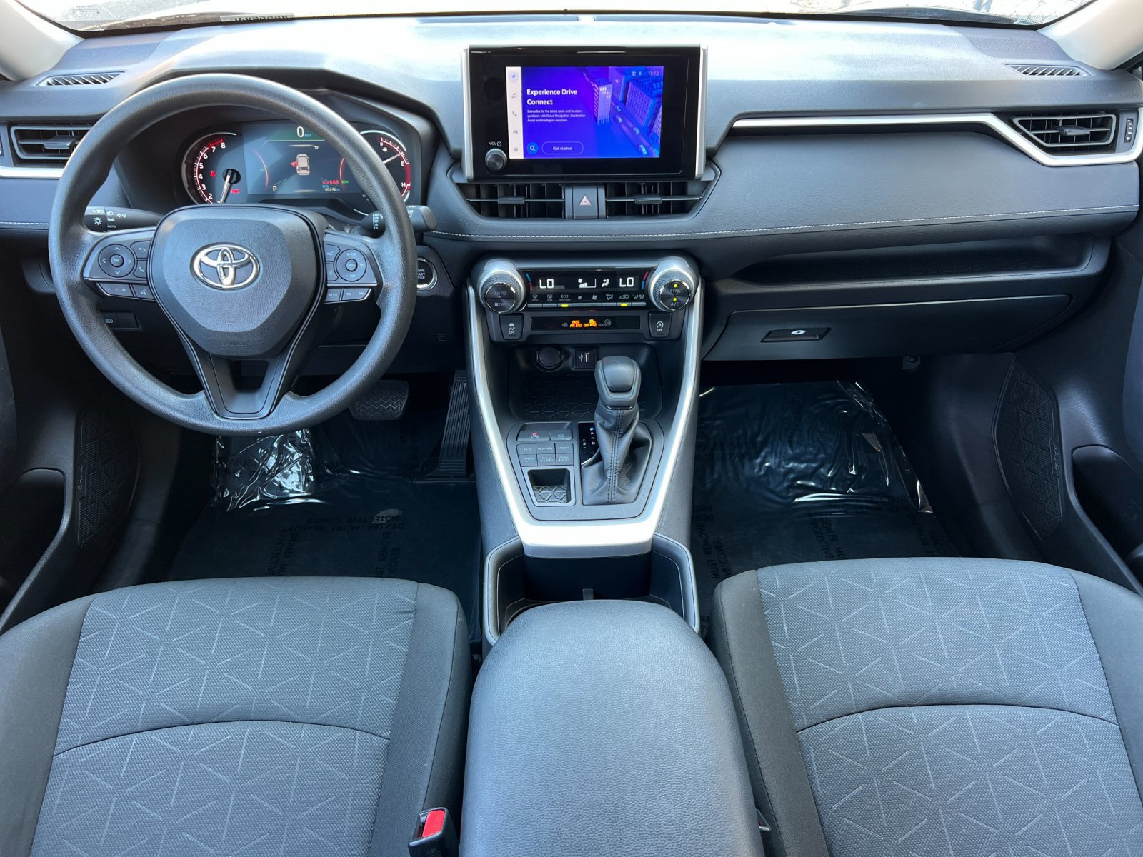 Used 2025 Toyota RAV4 XLE AWD/4WD image 12