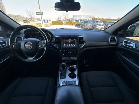 Certified 2020 Jeep Grand Cherokee Laredo image 16