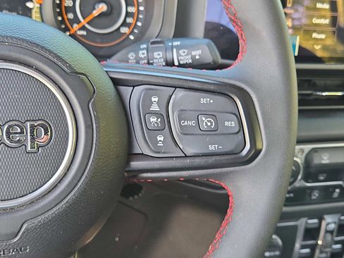 Used 2024 Jeep Wrangler Unlimited Rubicon AWD/4WD image 25