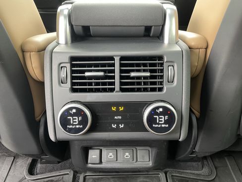 Certified 2024 Land Rover Discovery Dynamic SE image 26