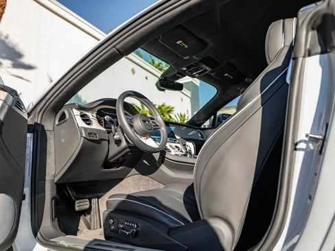 Used 2024 Bentley Continental GT image 22