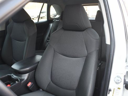 Used 2024 Toyota RAV4 XLE AWD/4WD image 17